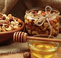 miel y nueces para estimular la potencia